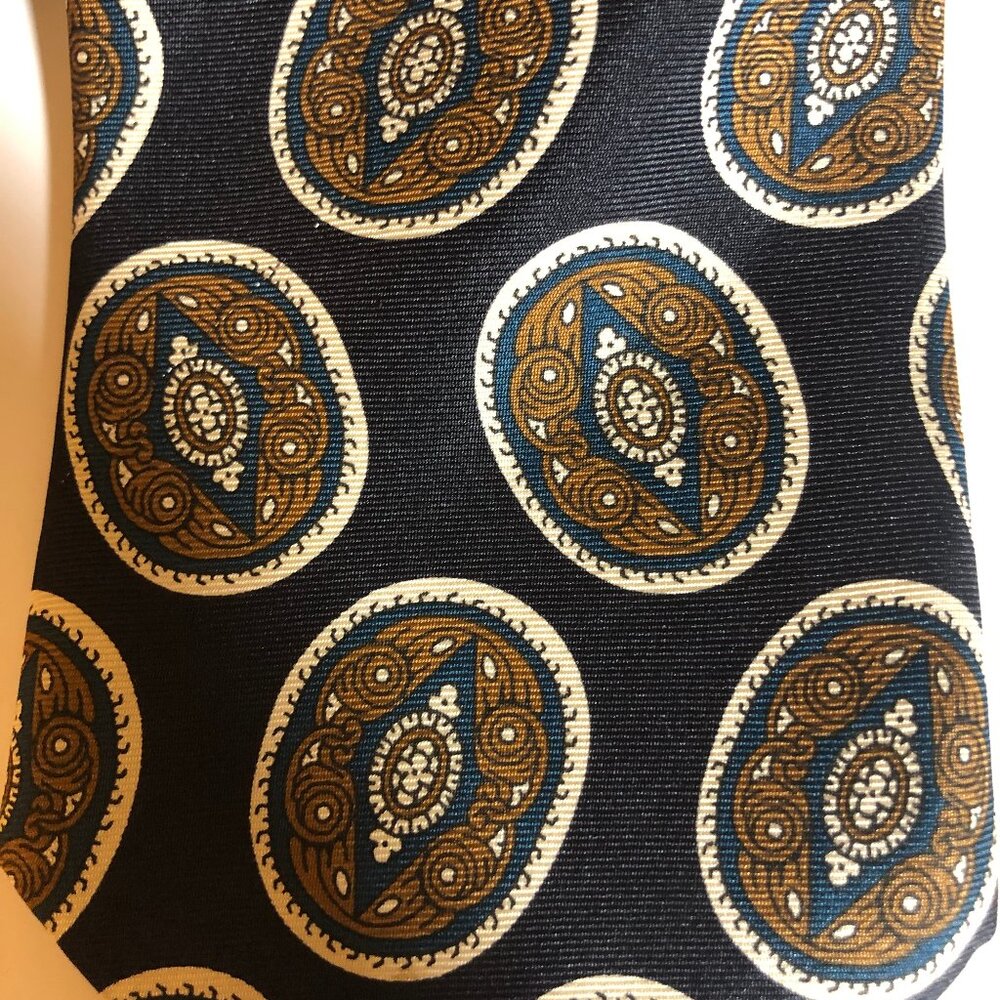 ๐คต Christian Dior Monsieur 100% Silk Tie โ Italian Woven, Made in USA - Picture 6 of 8